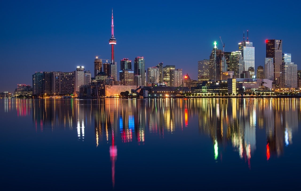 Toronto 1 Night Hotel - Epic Experiences